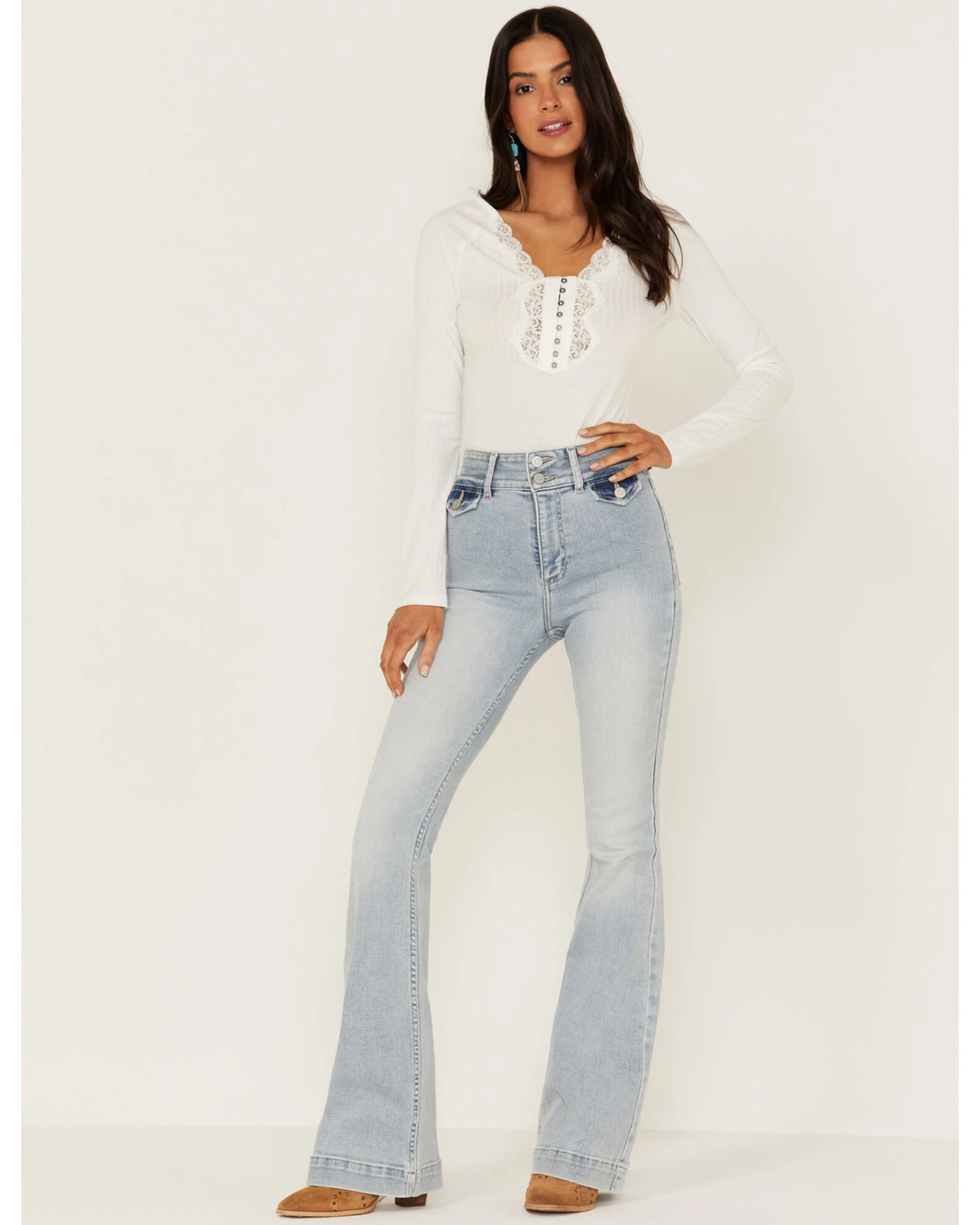 Idyllwind Women's High Risin' Beaumont Wash Stretch Signature Back Pocket Flare Jeans 3 Idyllwind Women's High Risin' Beaumont Wash Stretch Signature Back Pocket Flare Jeans