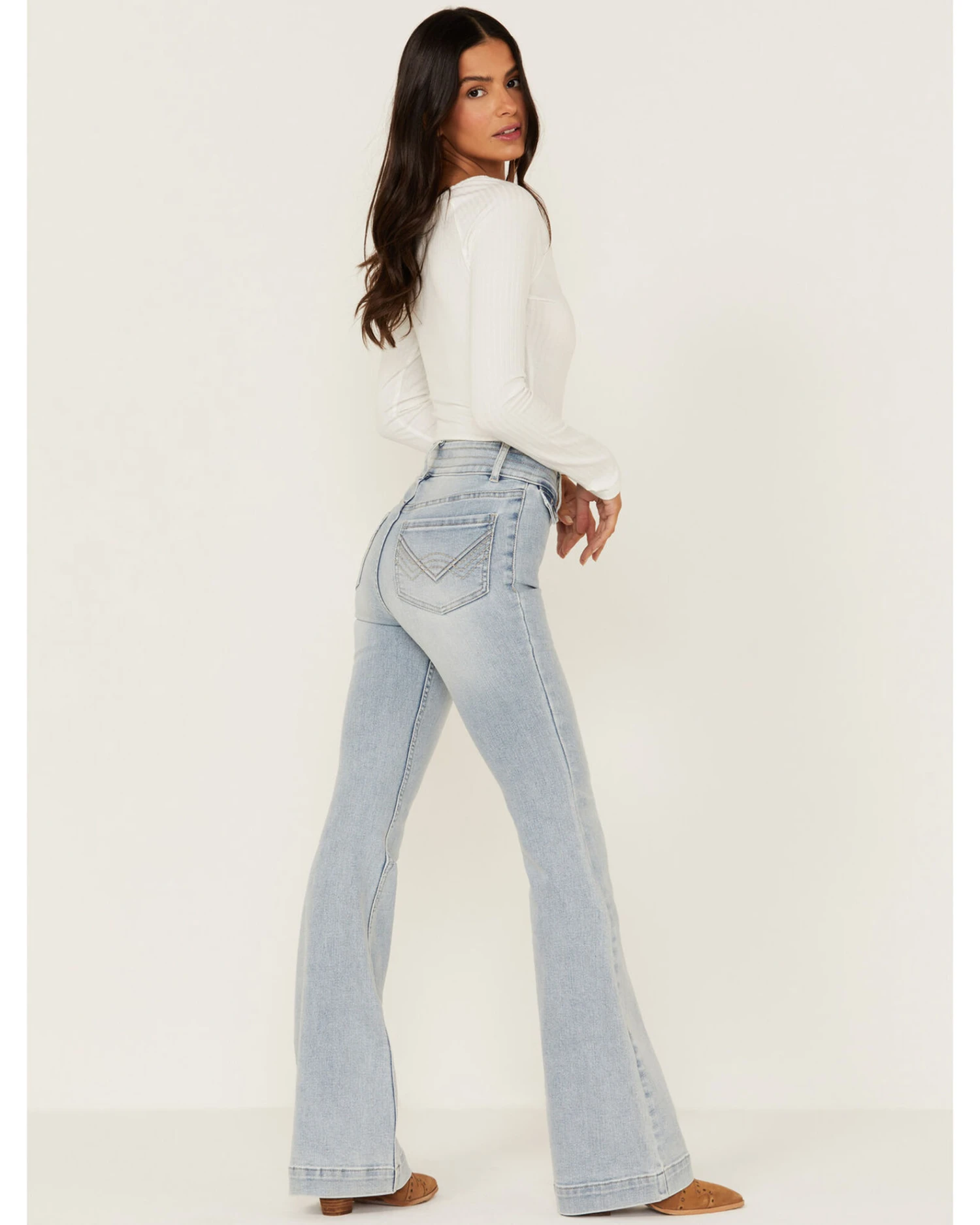 Idyllwind Women's High Risin' Beaumont Wash Stretch Signature Back Pocket Flare Jeans 5 Idyllwind Women's High Risin' Beaumont Wash Stretch Signature Back Pocket Flare Jeans - Image 3