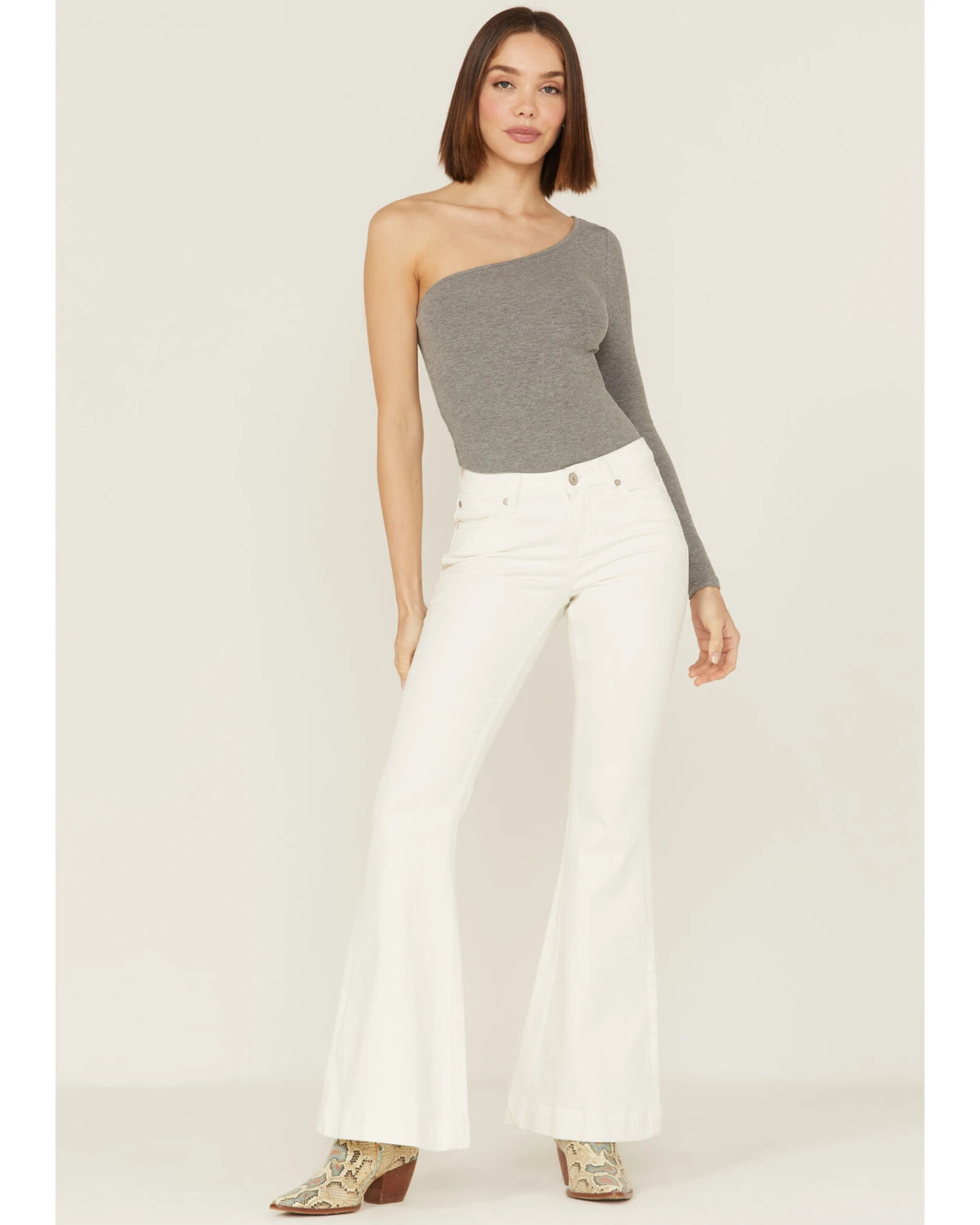 Shyanne Women's Mr. Flare Mid Rise White Cloud Dancer Flare Jeans 3 Shyanne Women's Mr. Flare Mid Rise White Cloud Dancer Flare Jeans