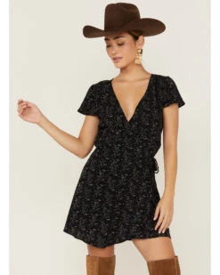 Beyond The Radar Women's Black Ditsy Floral Print Romper  -Wrangle Clothing Shop 2000365051 001 P4