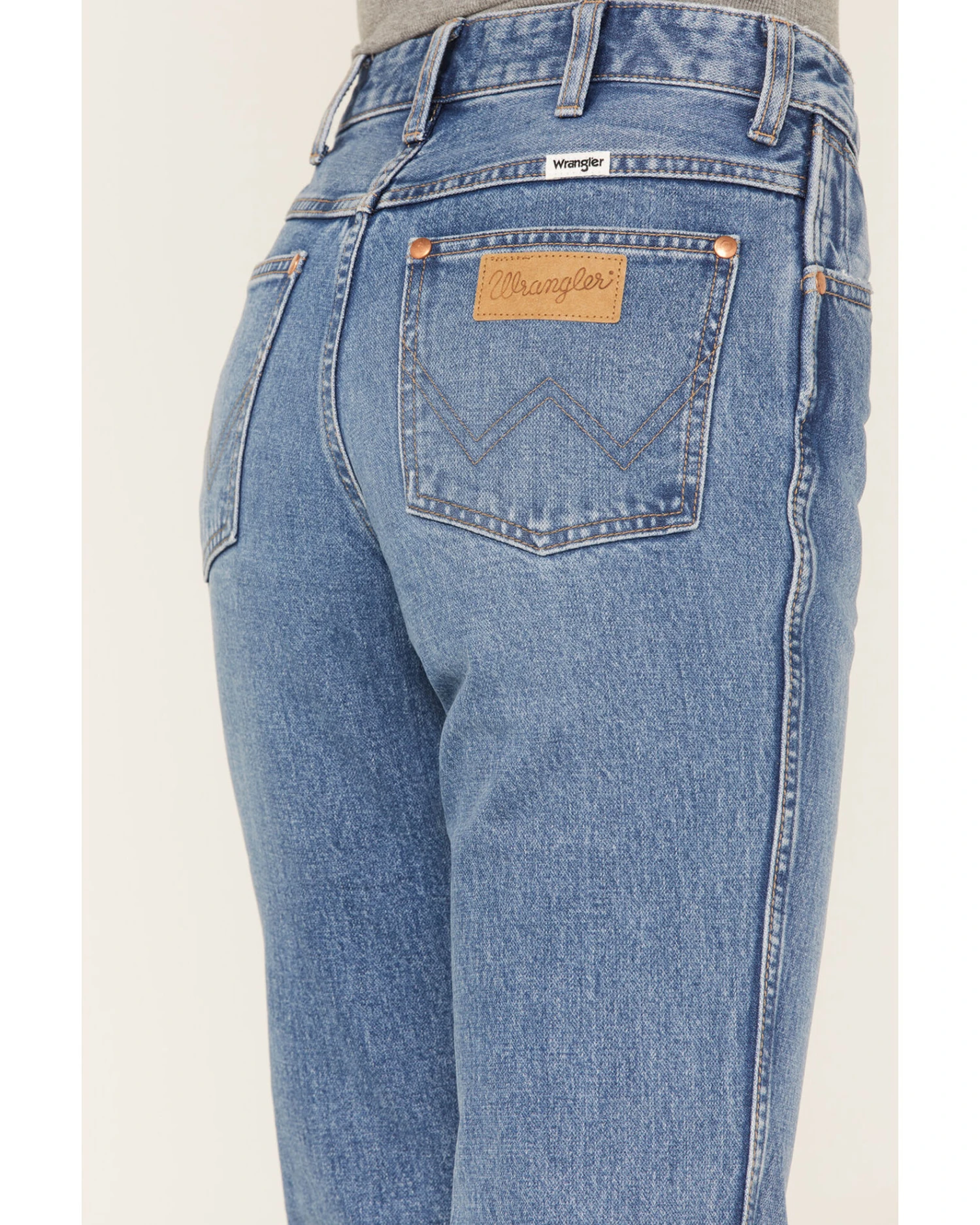 Wrangler Women's Wild West 603 Light Wash Patty High Rise Distressed Cropped Straight Jeans 6 Wrangler Women's Wild West 603 Light Wash Patty High Rise Distressed Cropped Straight Jeans - Image 4