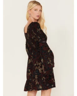 Shyanne Women's Paisley Print Smocked Tiered Dress -Wrangle Clothing Shop 2000373034 001 P4