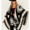 Shyanne Women's Deco Print Blanket Shawl -Wrangle Clothing Shop 2000380663 001 P1